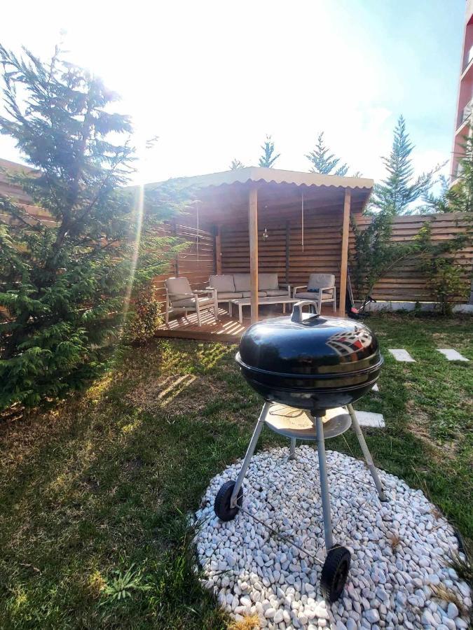 Sika Sunny Garden Apartment Arad Exterior photo